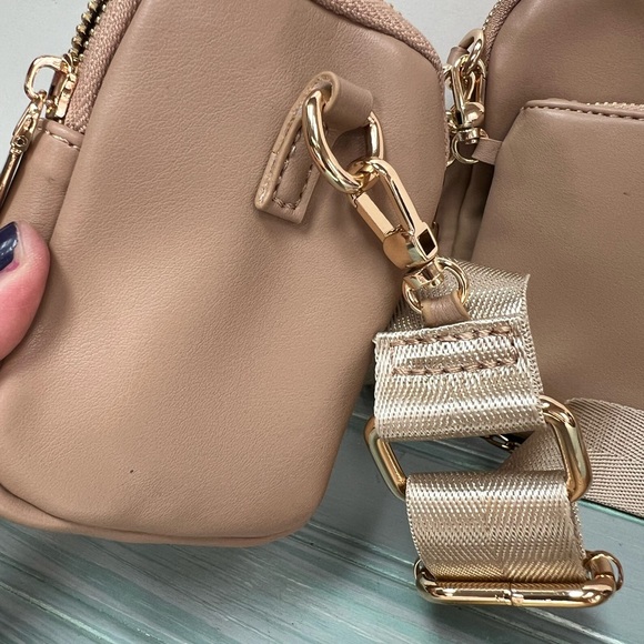 Cute Convertible Crossbody Bag - Picture 4 of 9